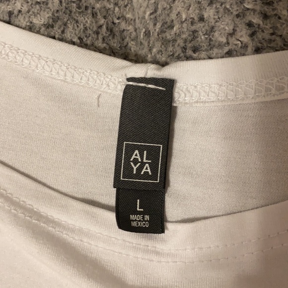 White long sleeve flowy top - Picture 2 of 3